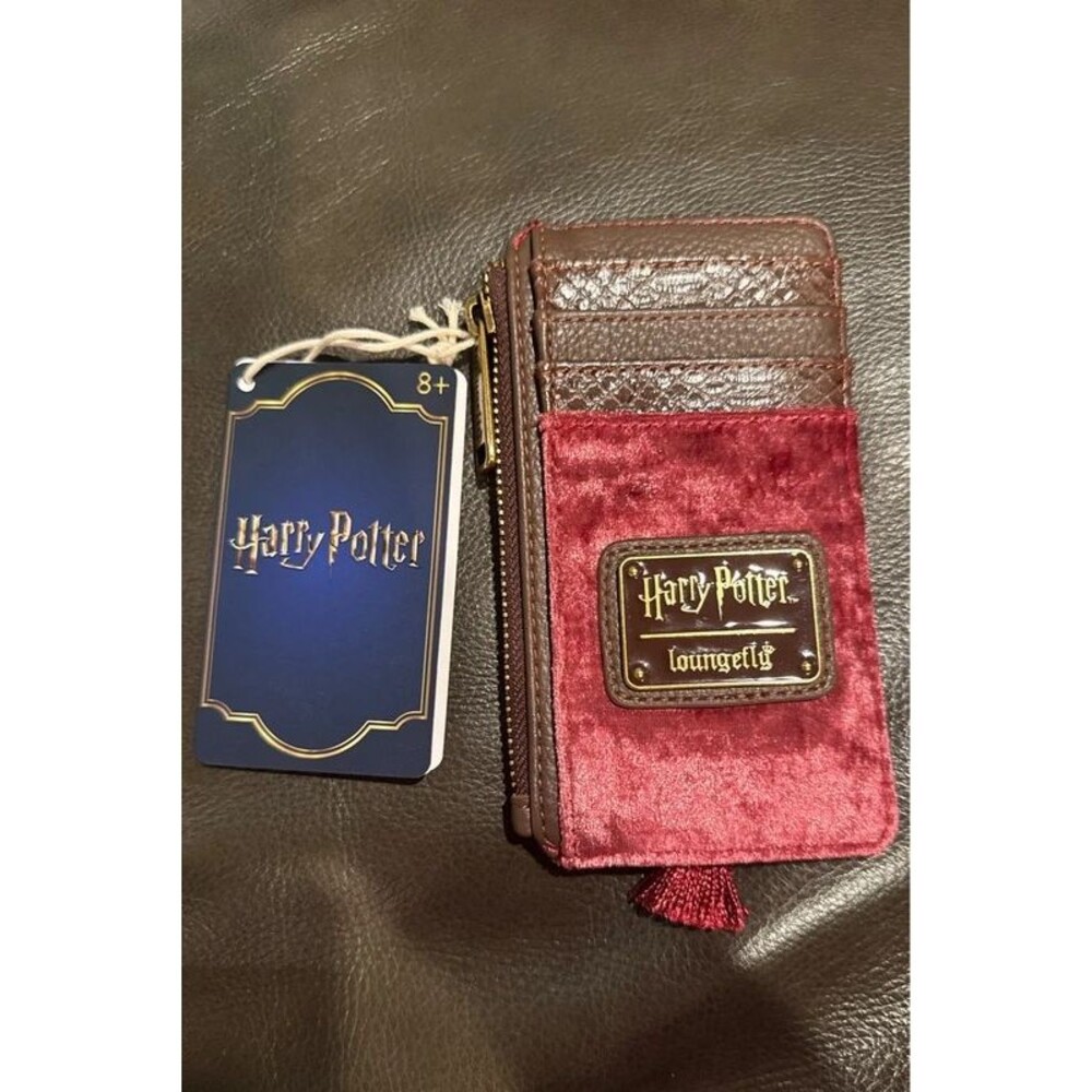 Harry Potter Loungefly Gryffindor Banner Velvet Card Holder NWT